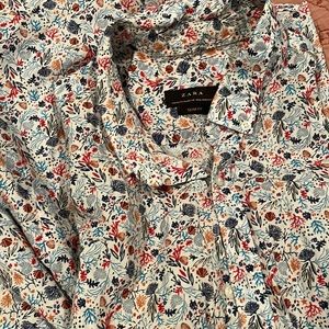 Zara Men’s Floral Short-sleeve Button down